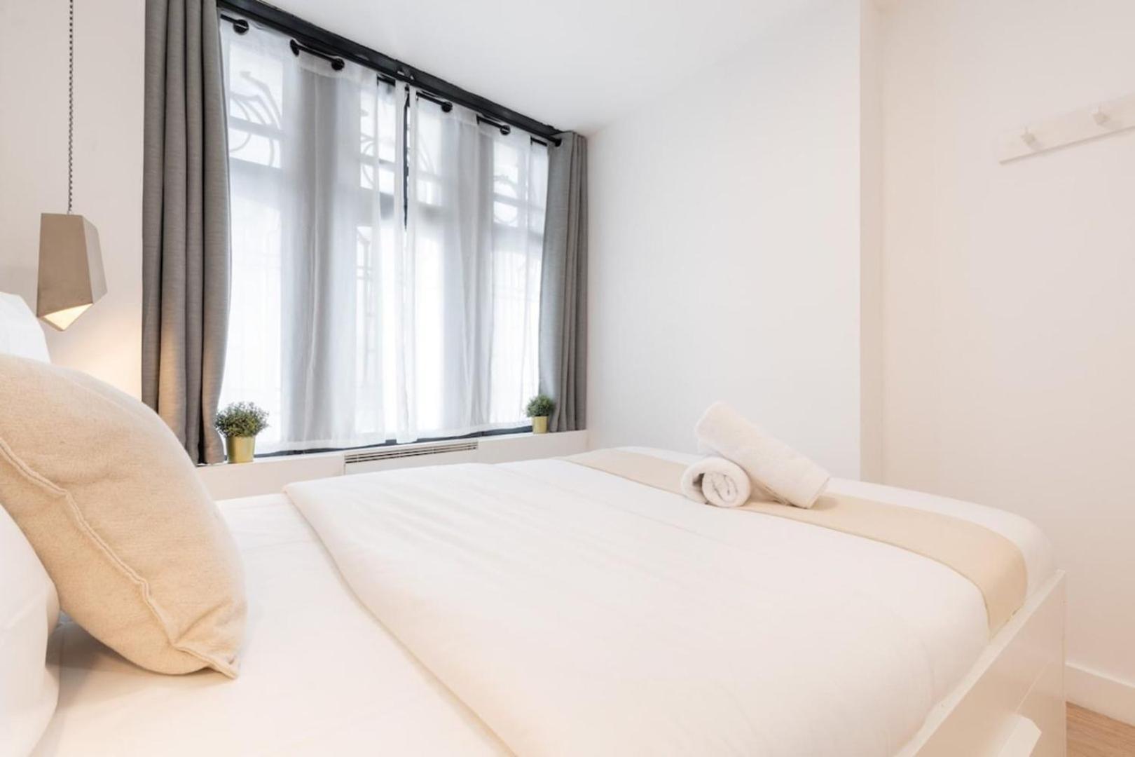 Centre - Flat With Terrace! *