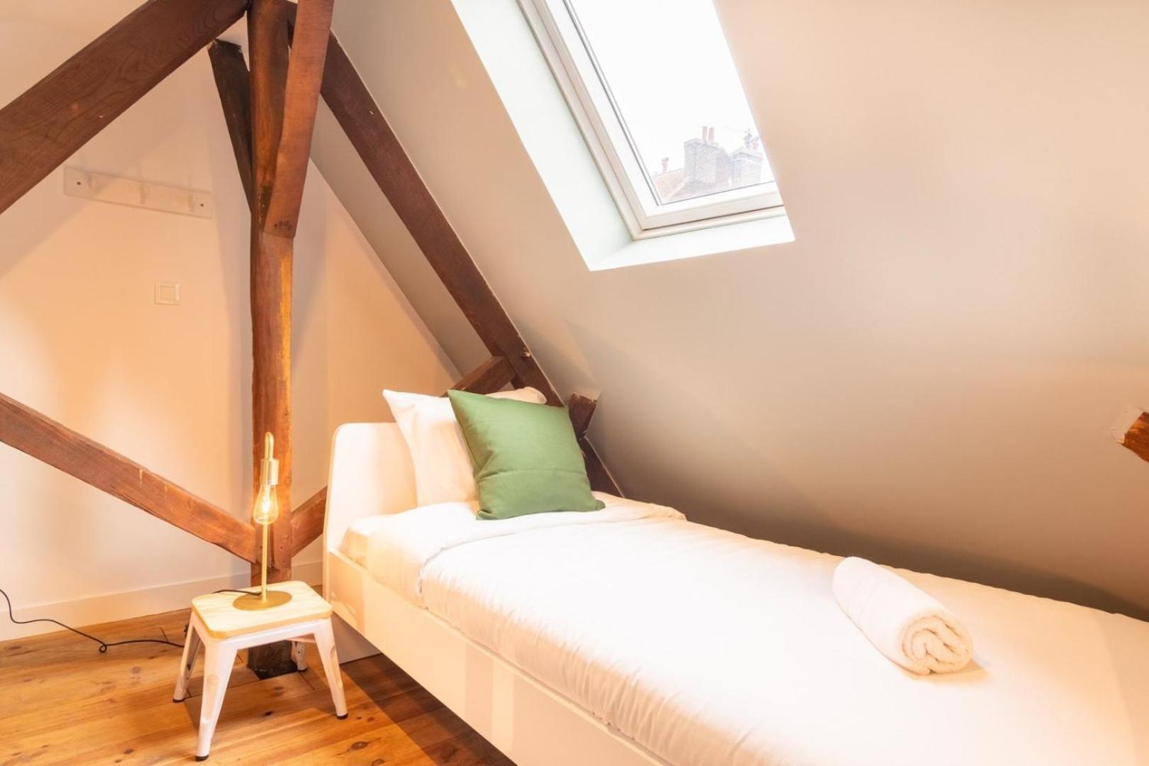 Apartment Centre: Fully-equipped Triplex With Terrace
