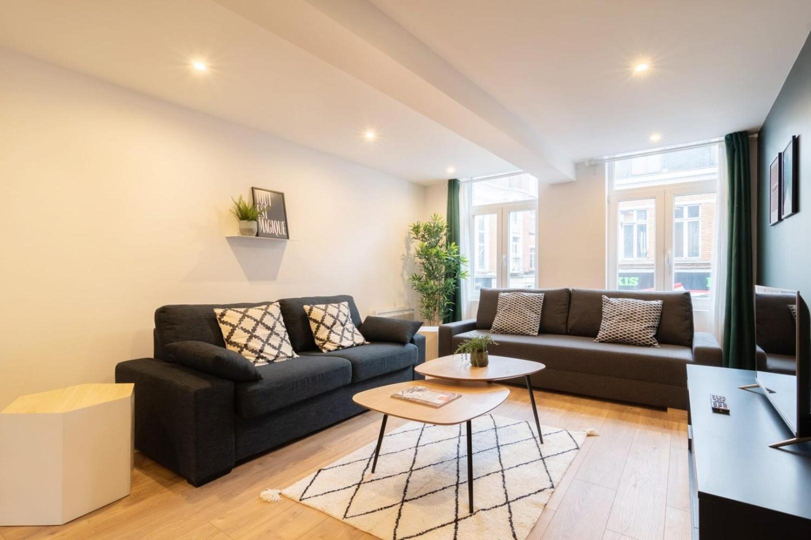 Apartment Centre: Fully-equipped Triplex With Terrace *