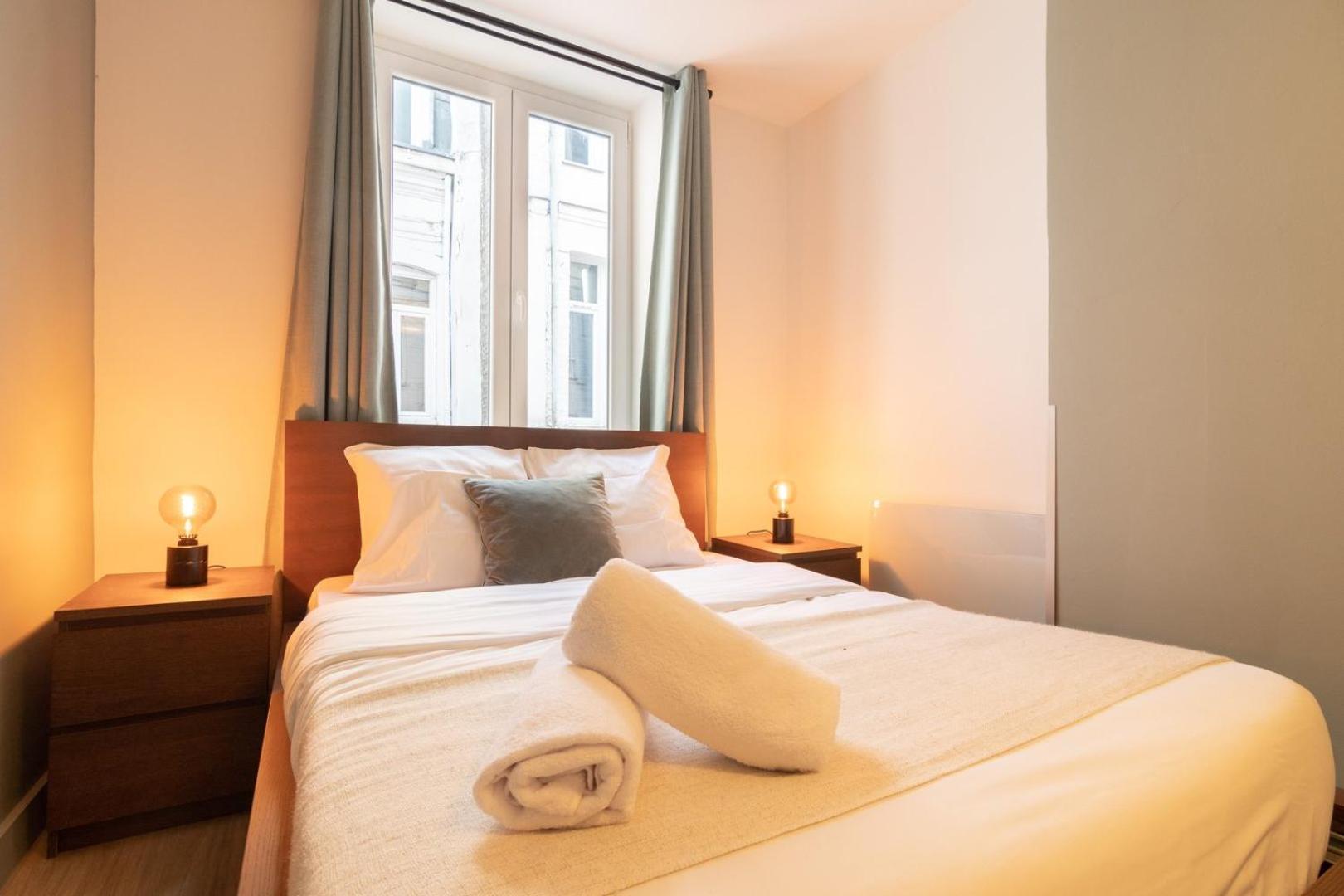 Centre: 2bed 2bath Apartment! *