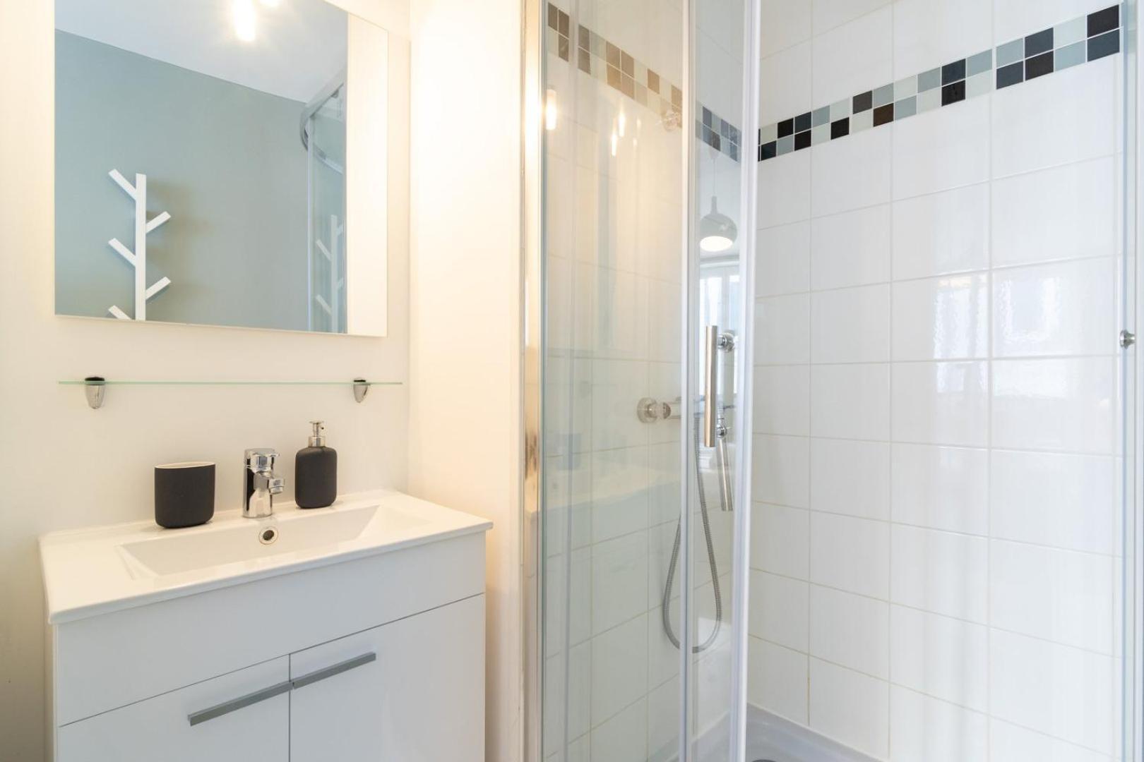 Centre: 2bed 2bath Apartment! Apartment *