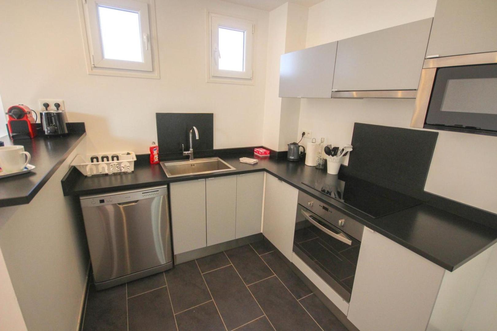 Republique-nice And Bright Flat With Balcony Appartement *