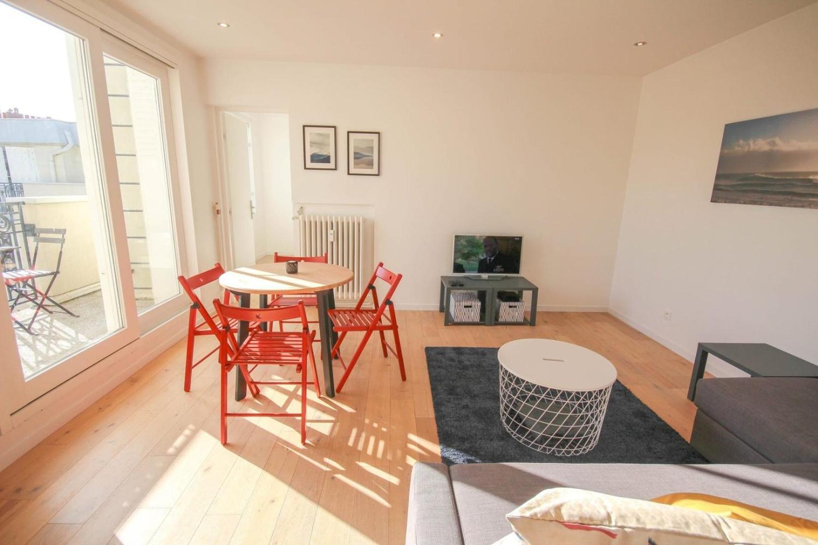 Appartement Republique-nice And Bright Flat With Balcony *