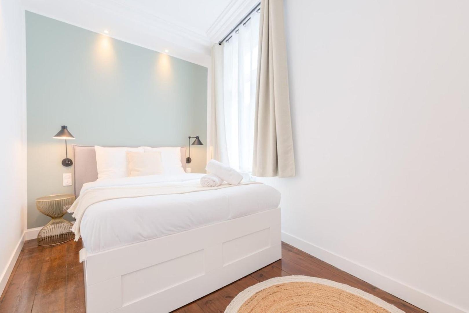 Apartment Renovated 3bed 2bath *
