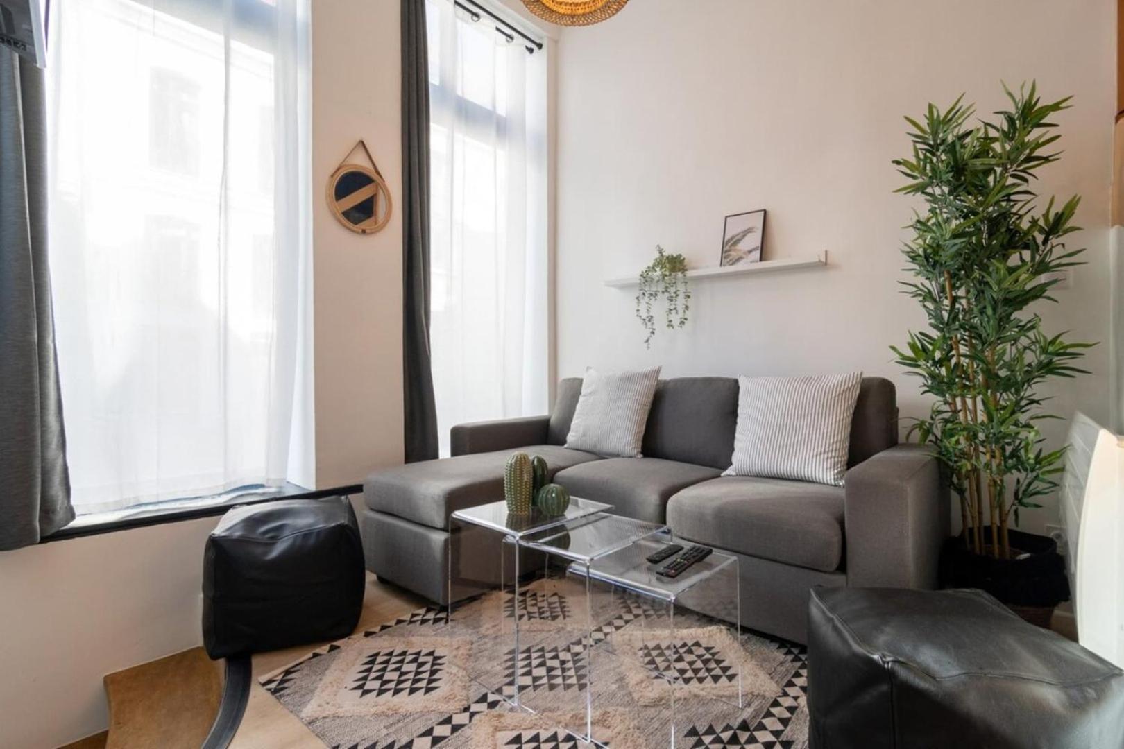Apartment Unique 3 Bed House In Old Lille! *