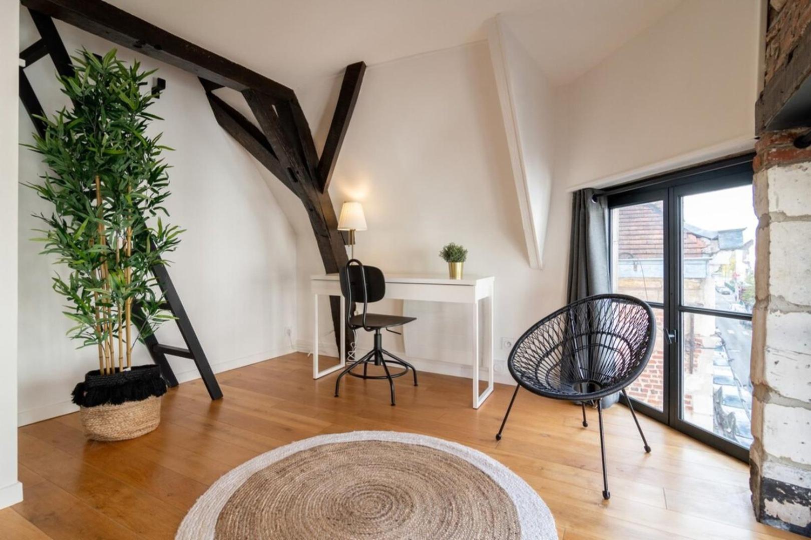 Unique 3 Bed House In Old Lille!