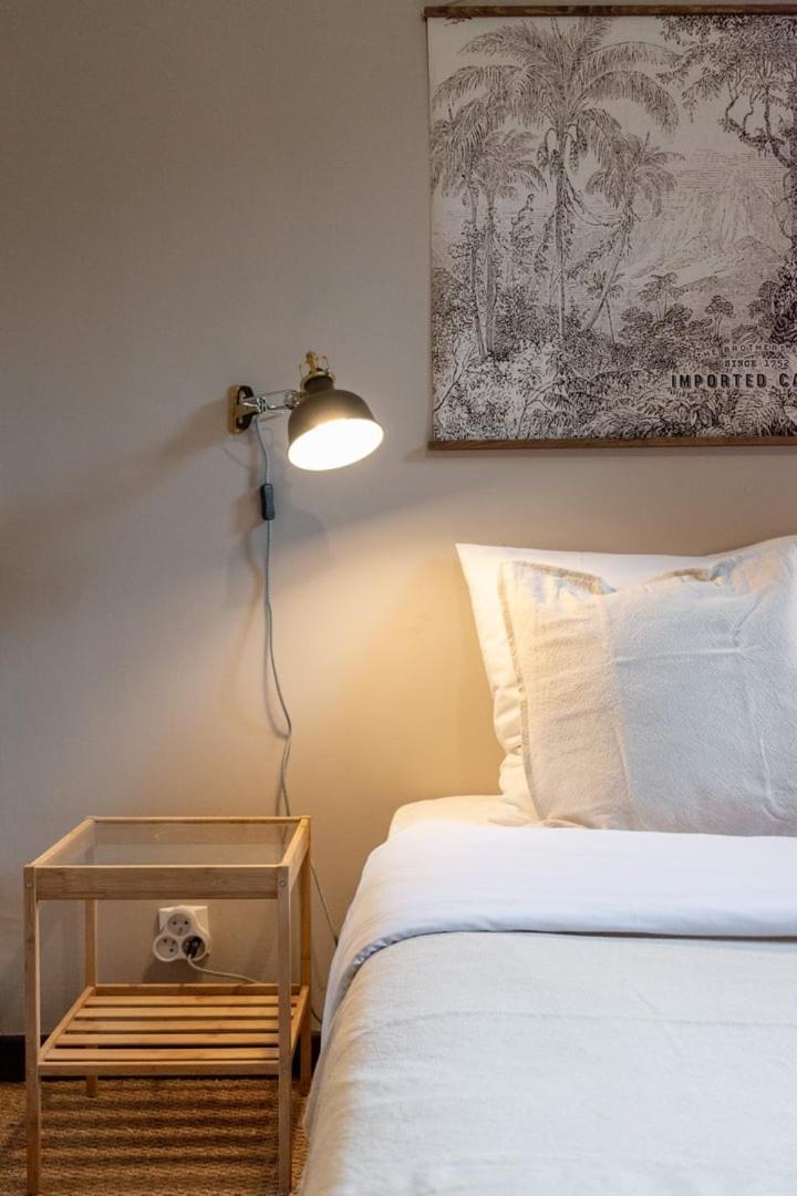 Appartement Vieux On Rue De La Monnaie!
