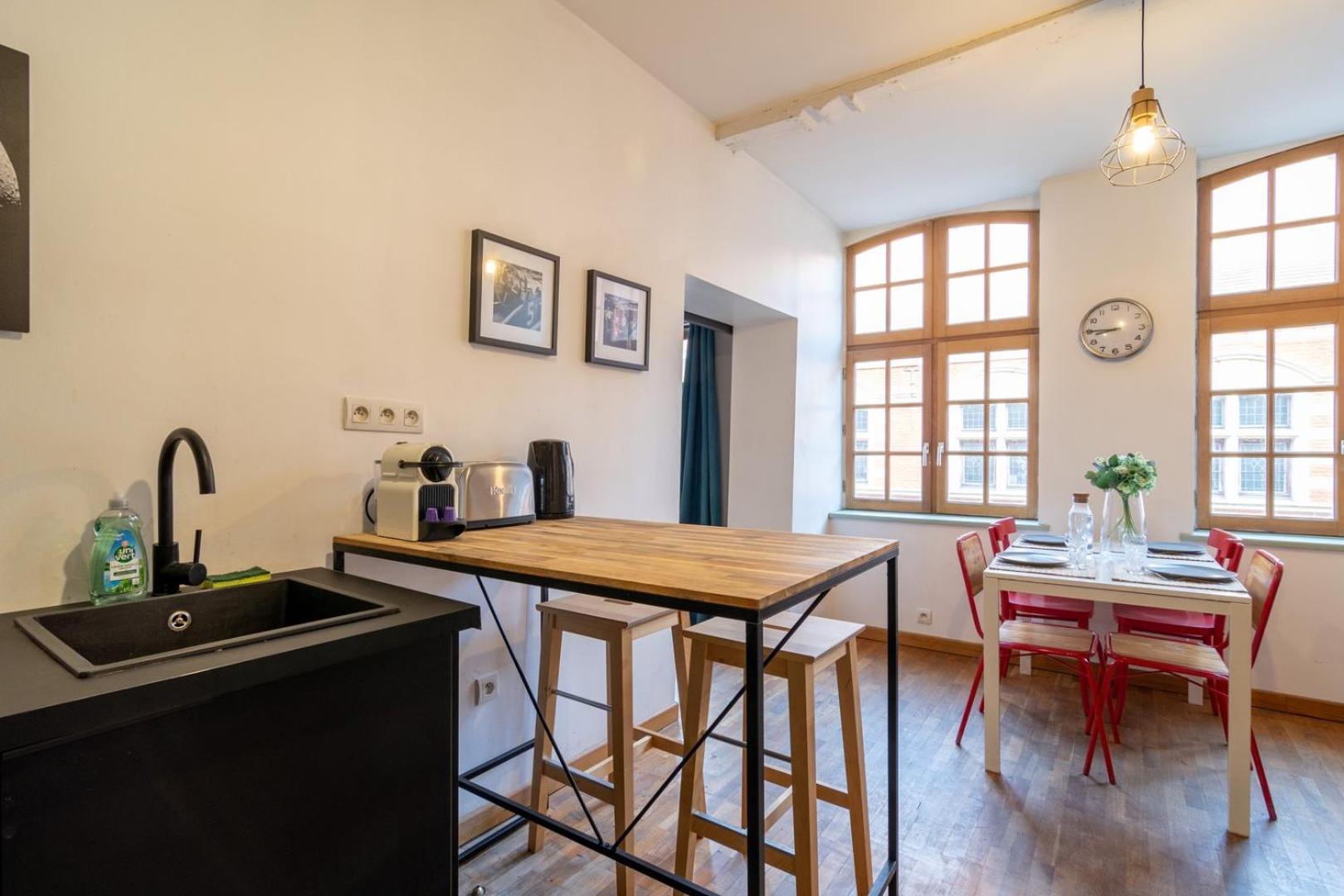 Vieux On Rue De La Monnaie! Apartment *
