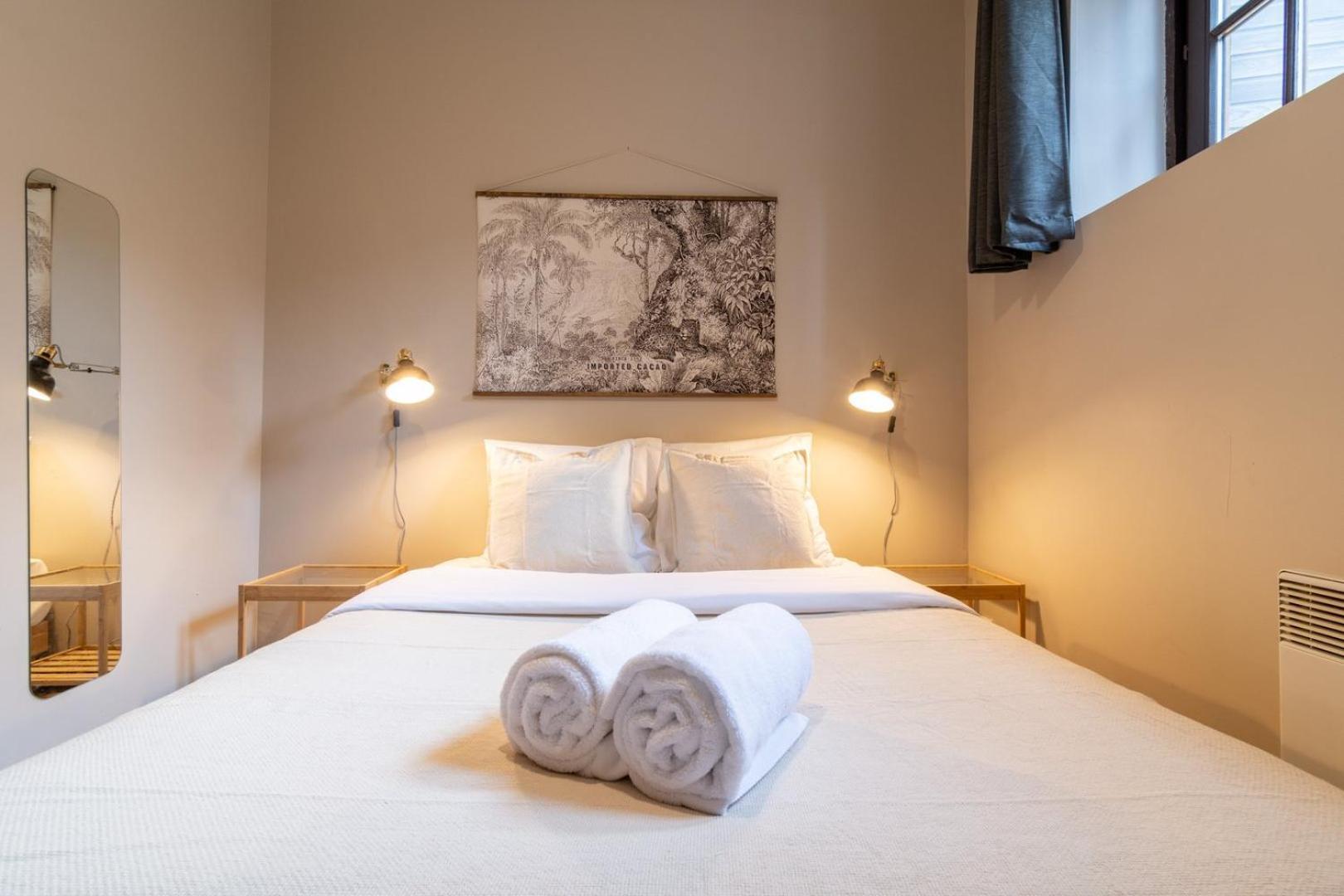 Apartment Vieux On Rue De La Monnaie! *