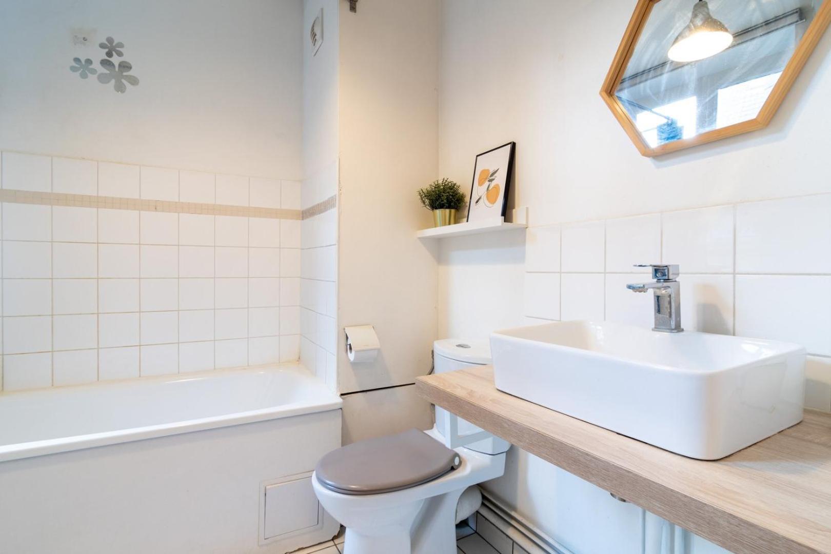 Apartment Vieux On Rue De La Monnaie! *