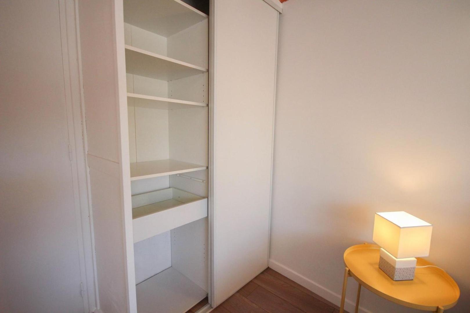 Vieux Lille: Bright, Functional Appartement *