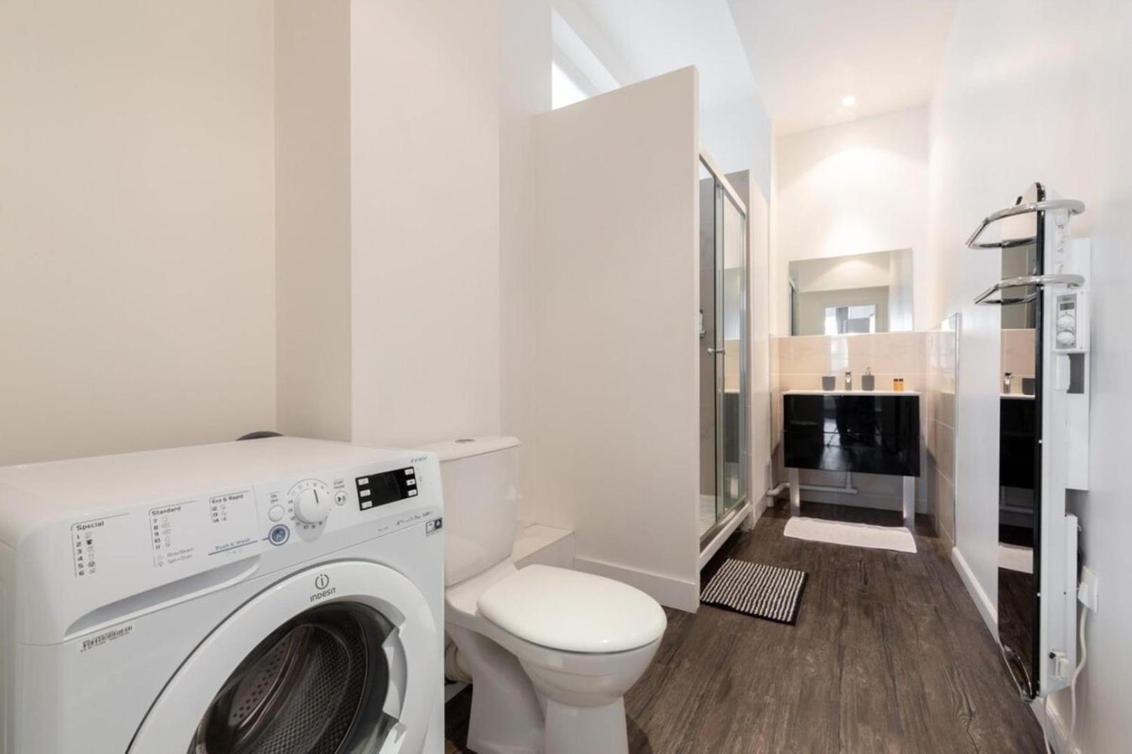 Vieux - Large Modern And Functional *