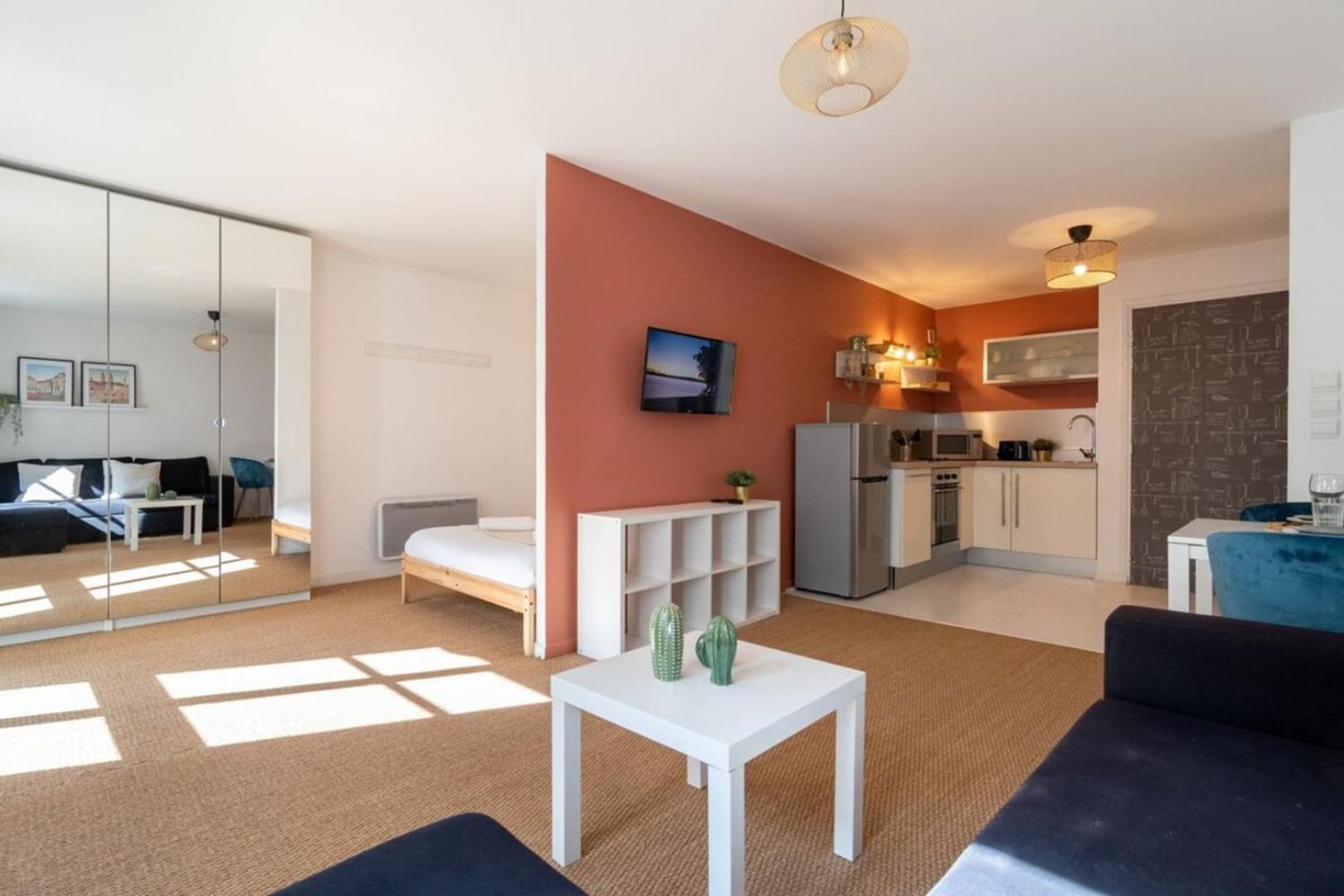 Appartement Vieux -nice Neat And Fully Equipped ! Rijsel