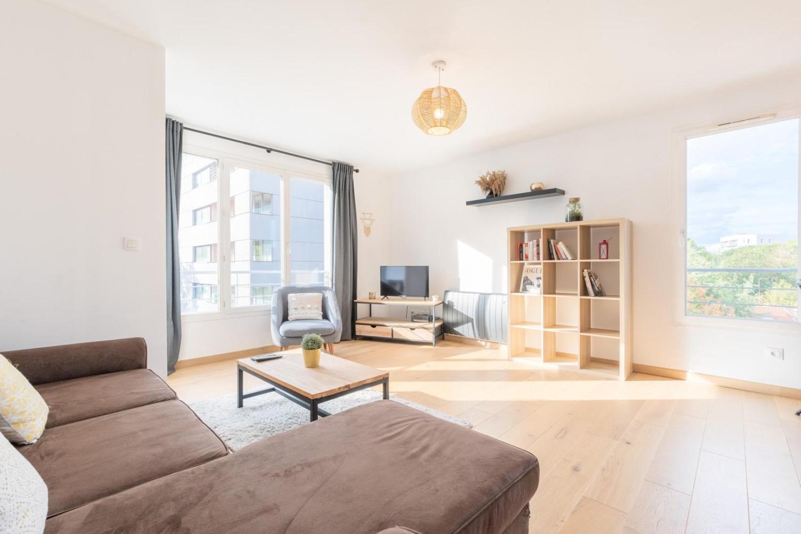 Appartement Beautiful Equipped Near Train Parking *