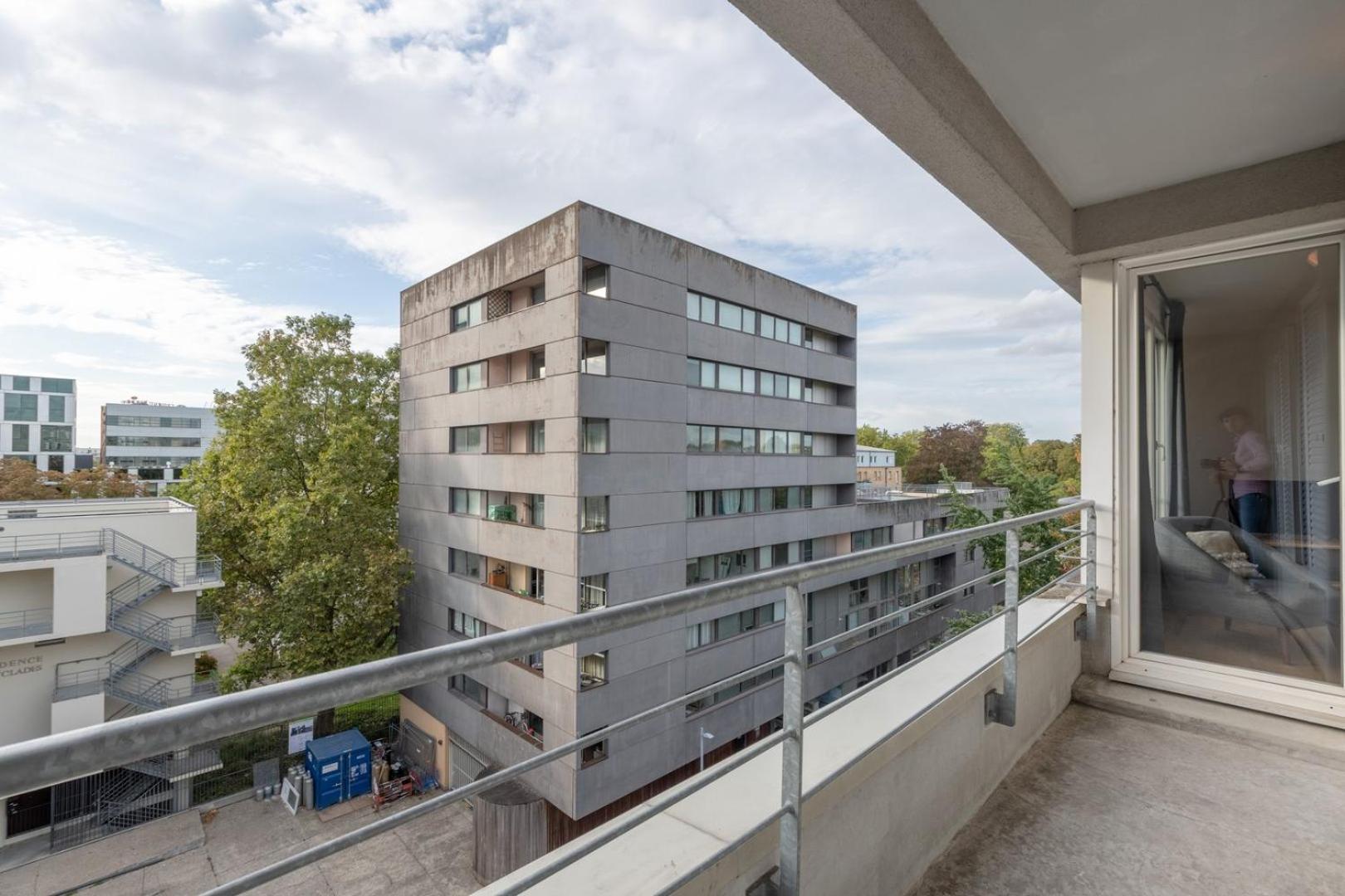 Apartment Beautiful Equipped Near Train Parking *