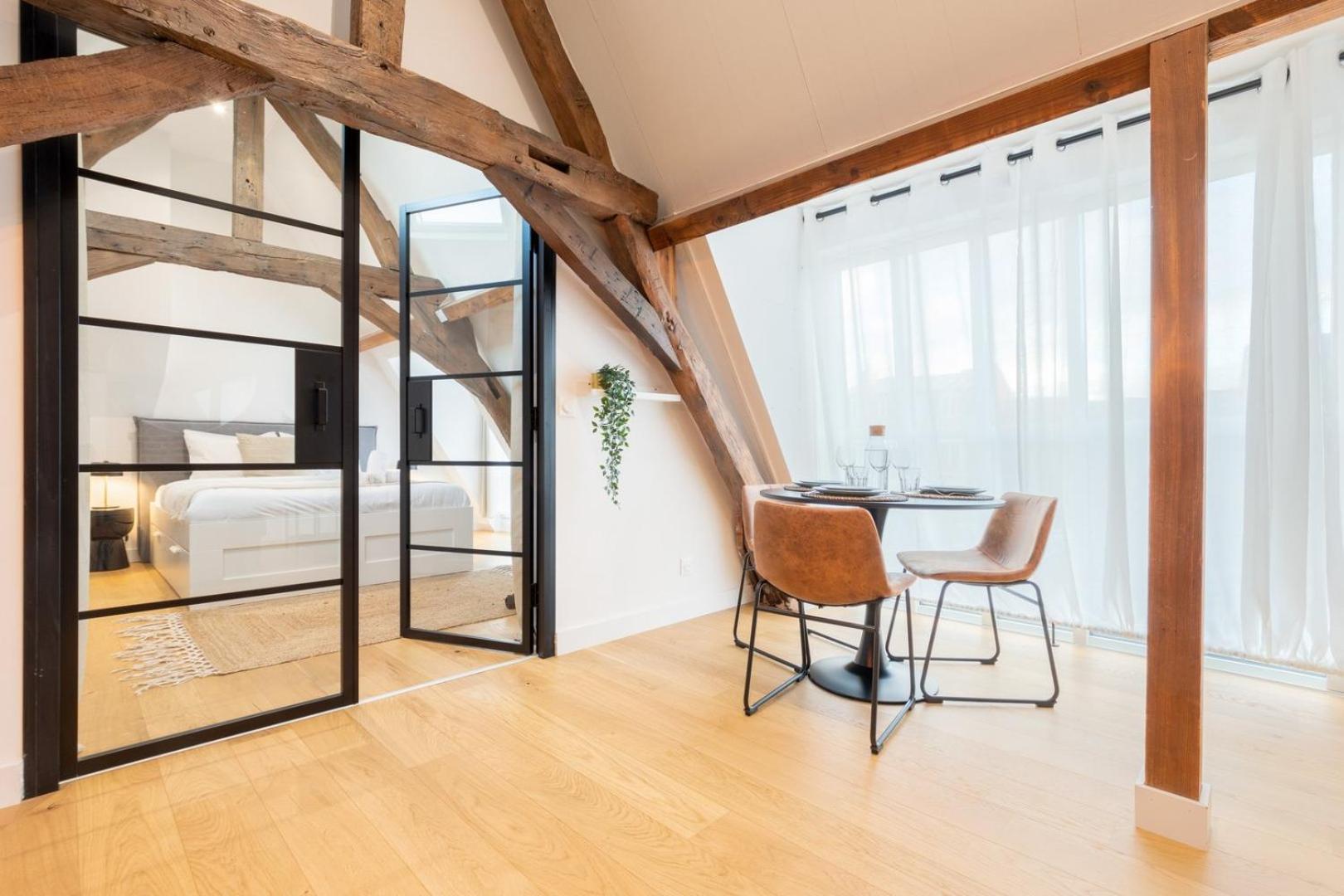 Old - Lovely Typical Apartment!