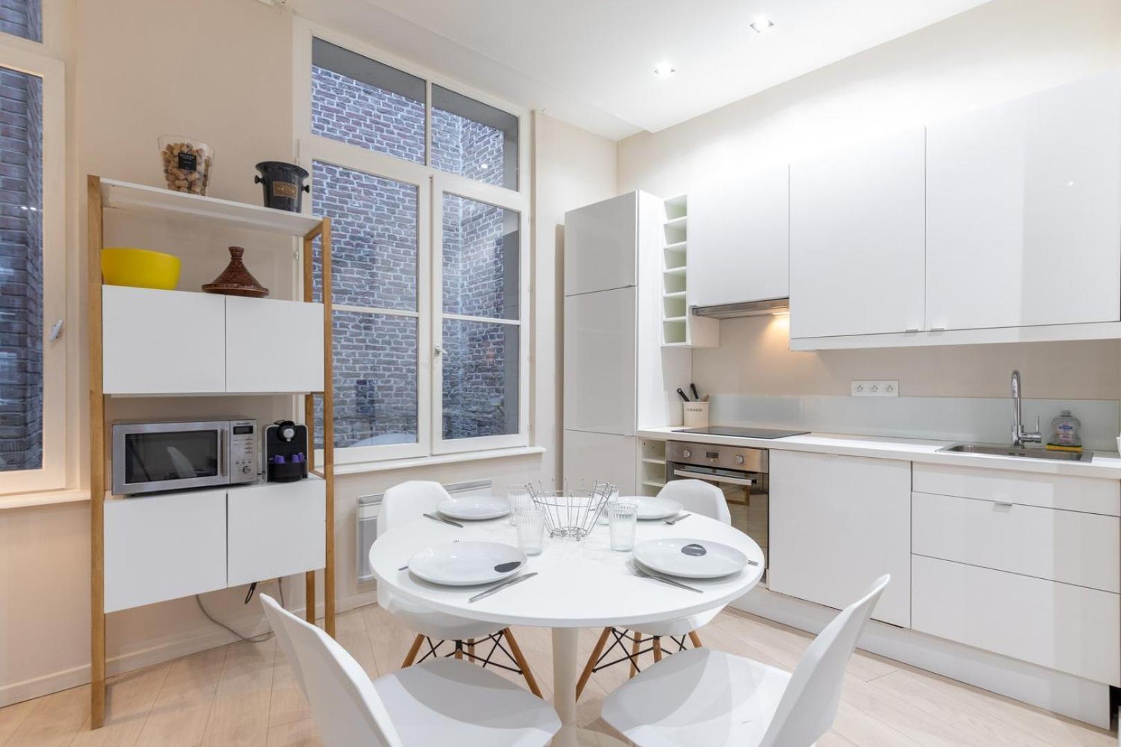 Old - Superb 2 Bedrooms. * Lille