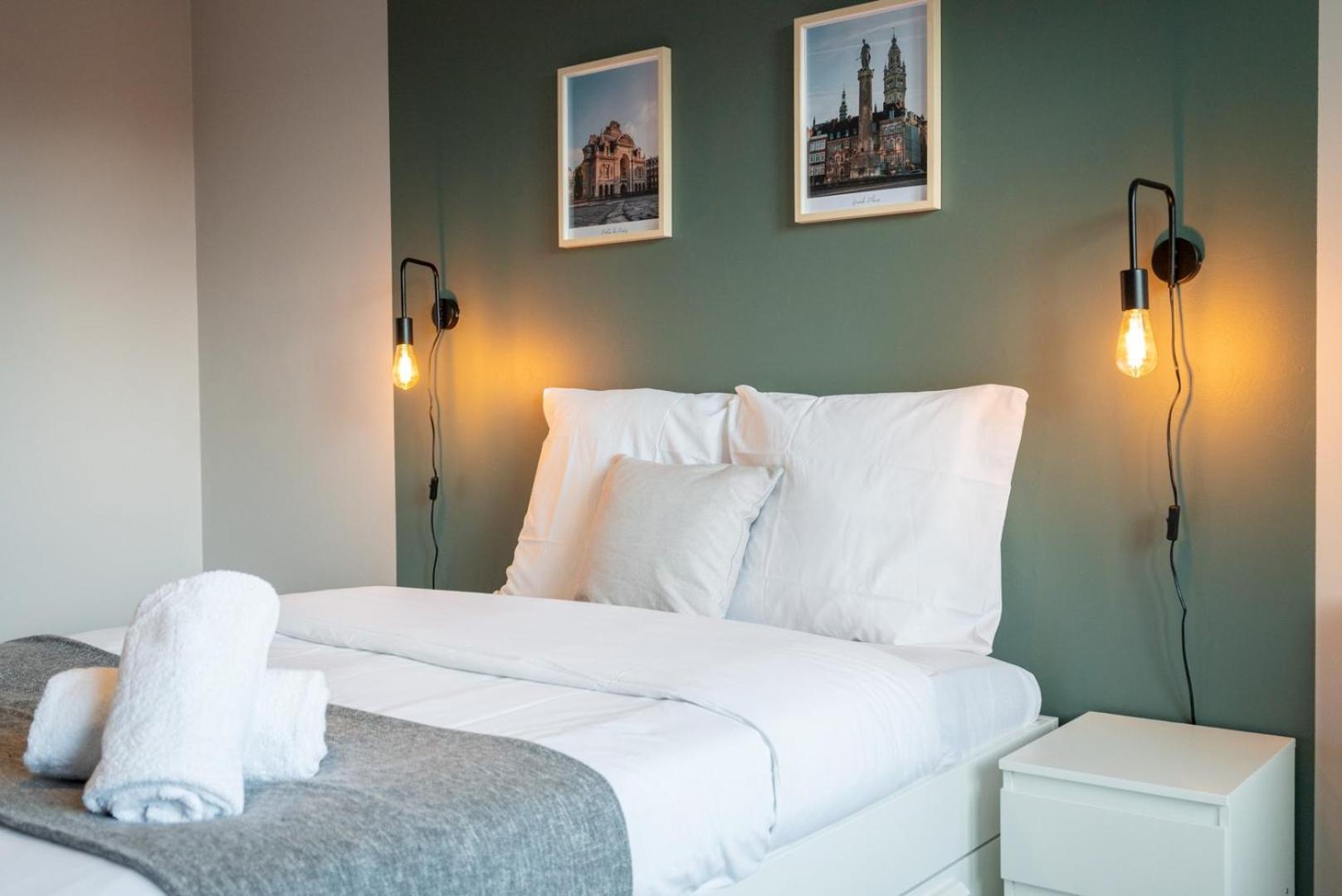 Apartment Balcony + Parking! Lille