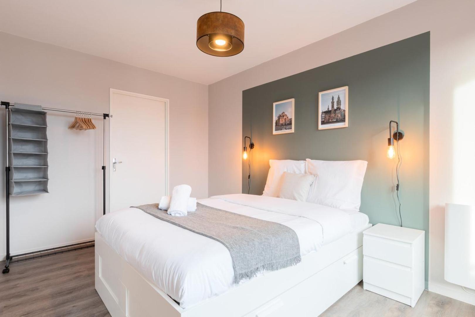 Apartment Balcony + Parking! Lille
