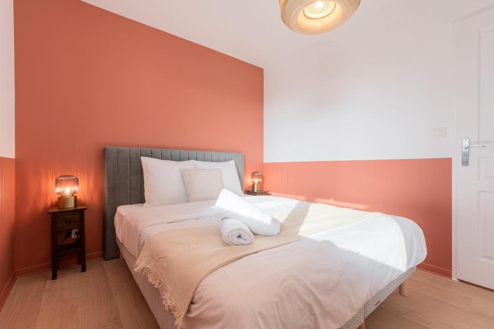 Spacious With Parking And Balcony! Apartment