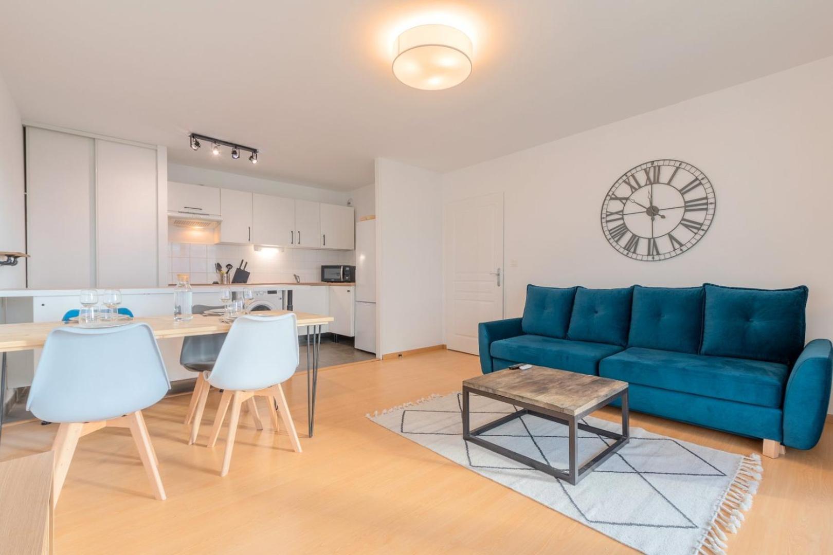 Spacious With Parking And Balcony! Apartment Lille