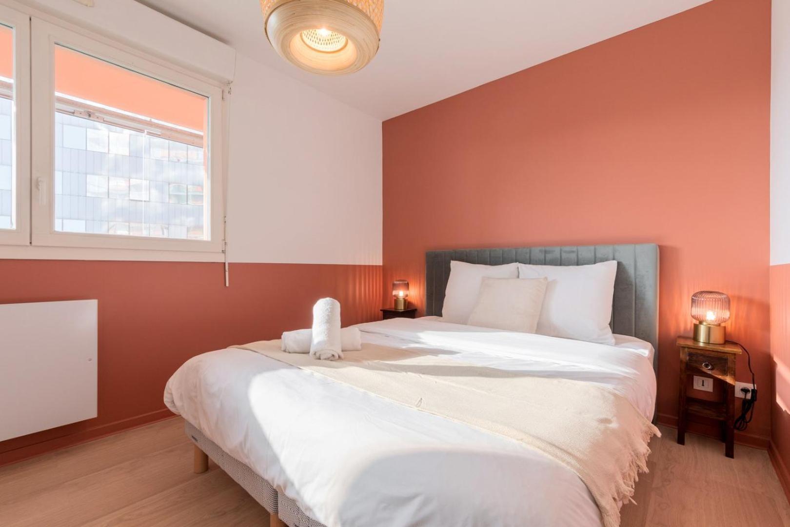 Spacious With Parking And Balcony! Apartment