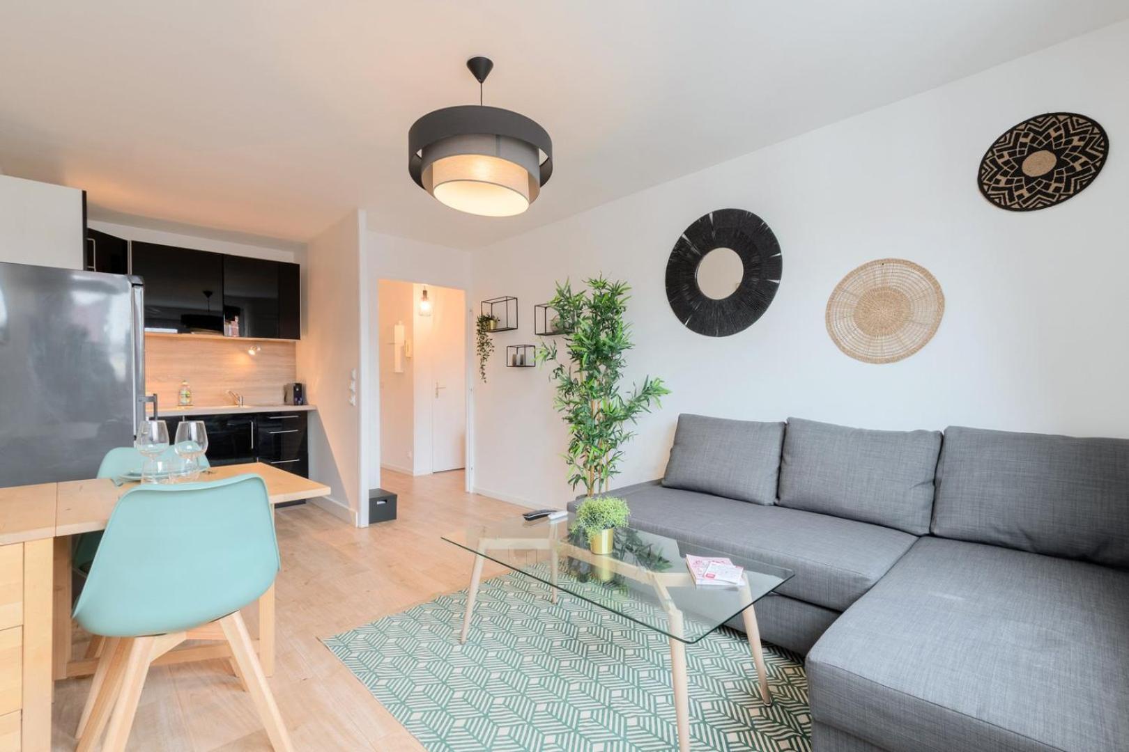 Apartment Lille, Fully-equipped With Parking Space