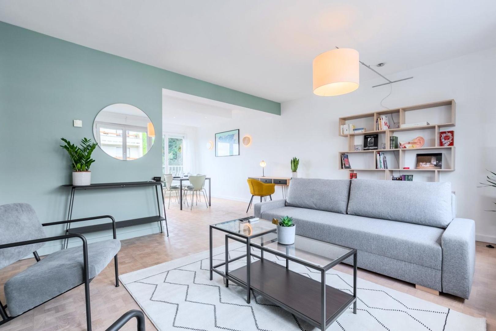 Functional 2 Bedroom Apartment *