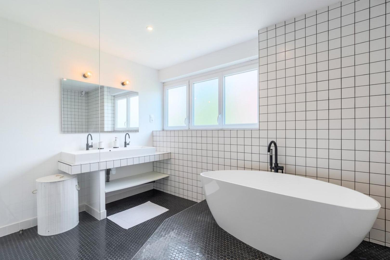 Large 130 M² 4-bedroom Lille
