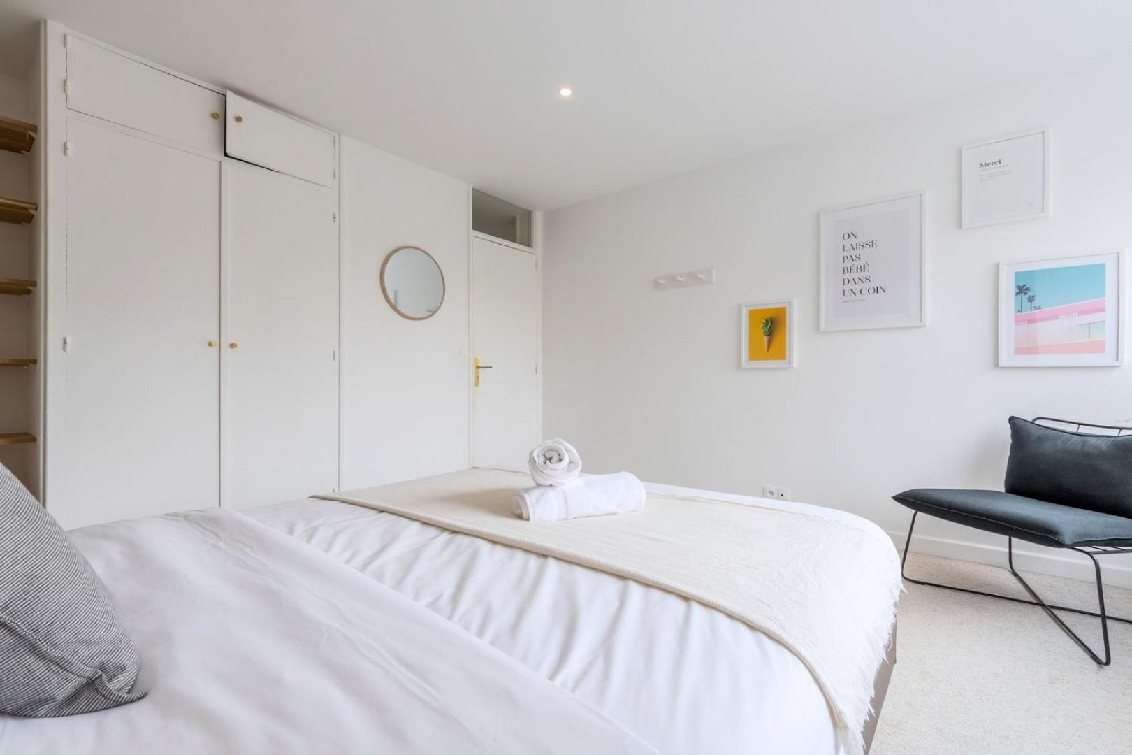 Large 130 M² 4-bedroom Apartment