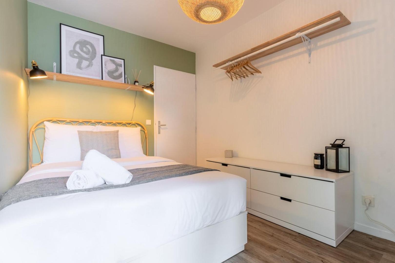 Apartment Europe/flandres Stations With Balcony! *