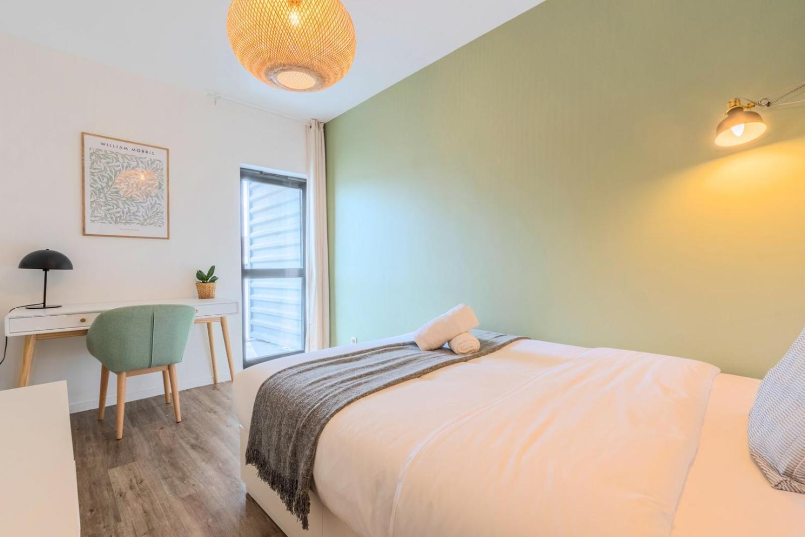 Apartment Europe/flandres Stations With Balcony!