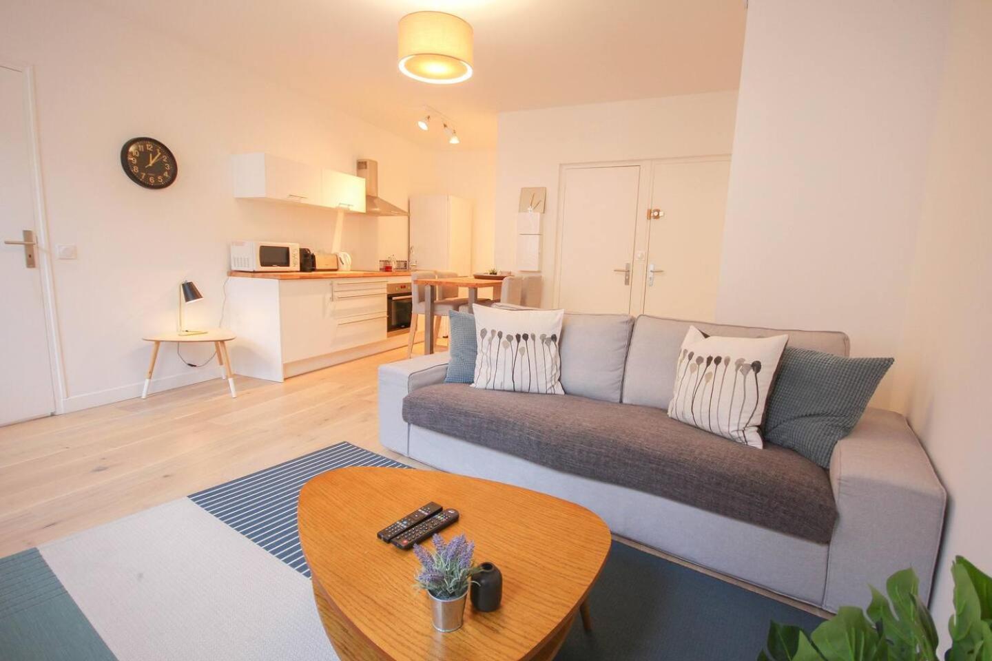 Apartment Equipped Premium Location *