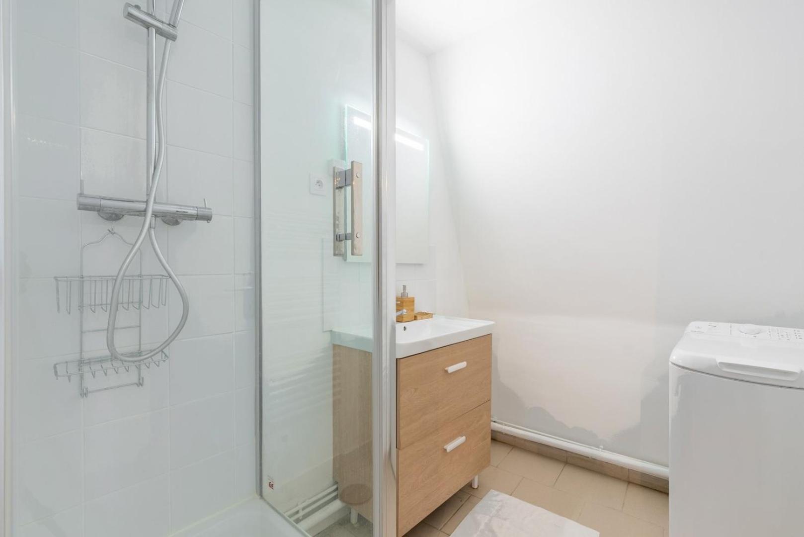 Apartment Proche Wazemmes/jb Lebas - 2 Bed Lille