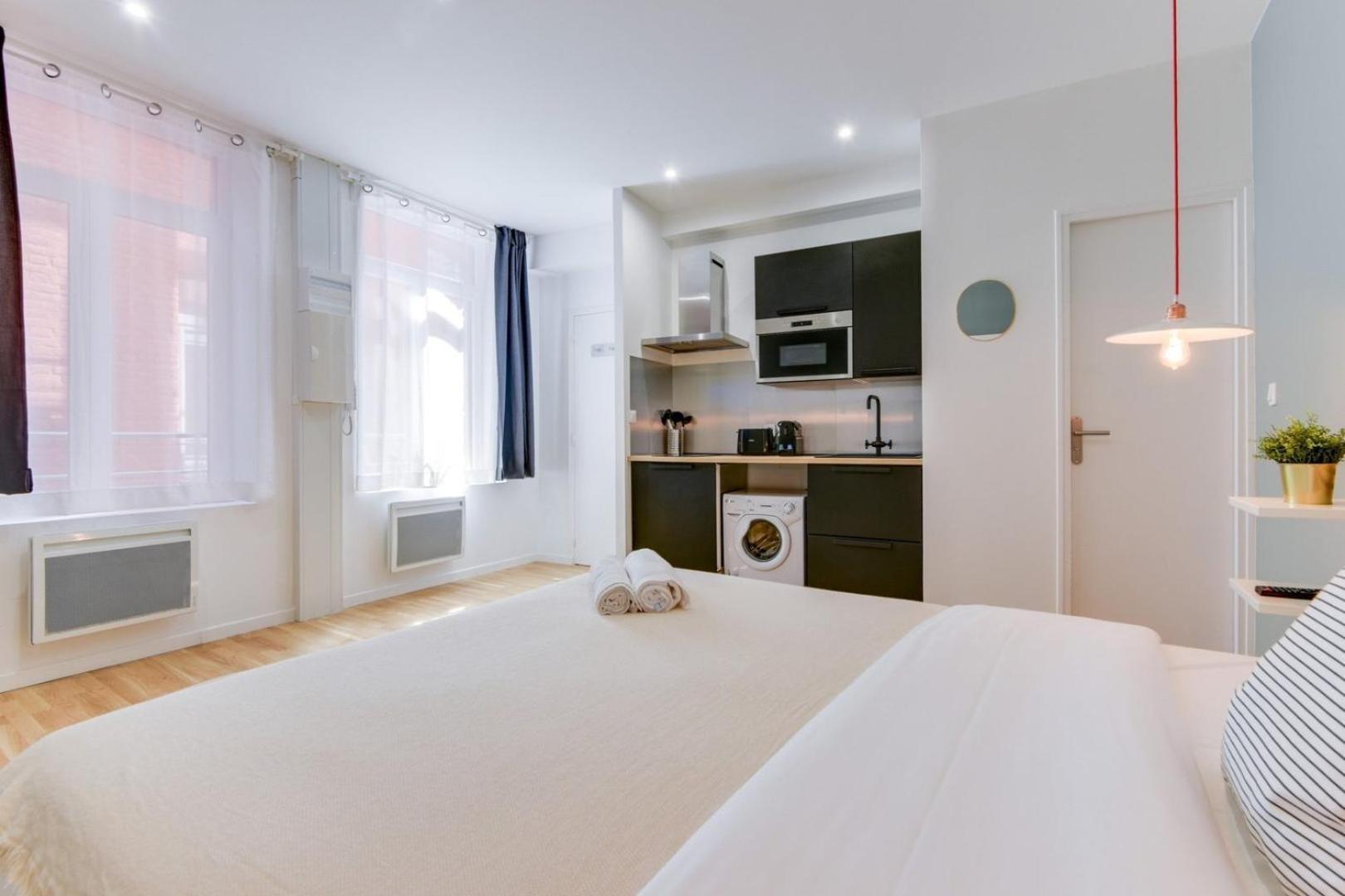 Near Train Station Apartment *
