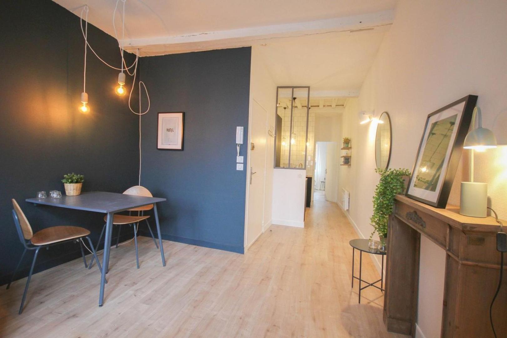 In The Heart Of Old Lille: Rue De La Monnaie Rijsel