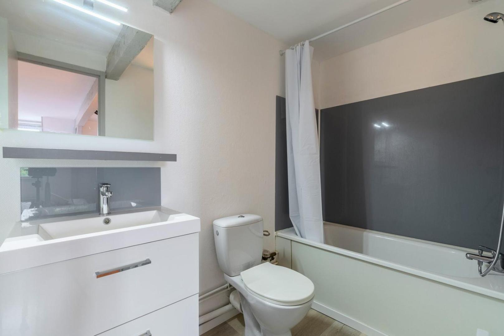 Functional And Equipped Apartment *