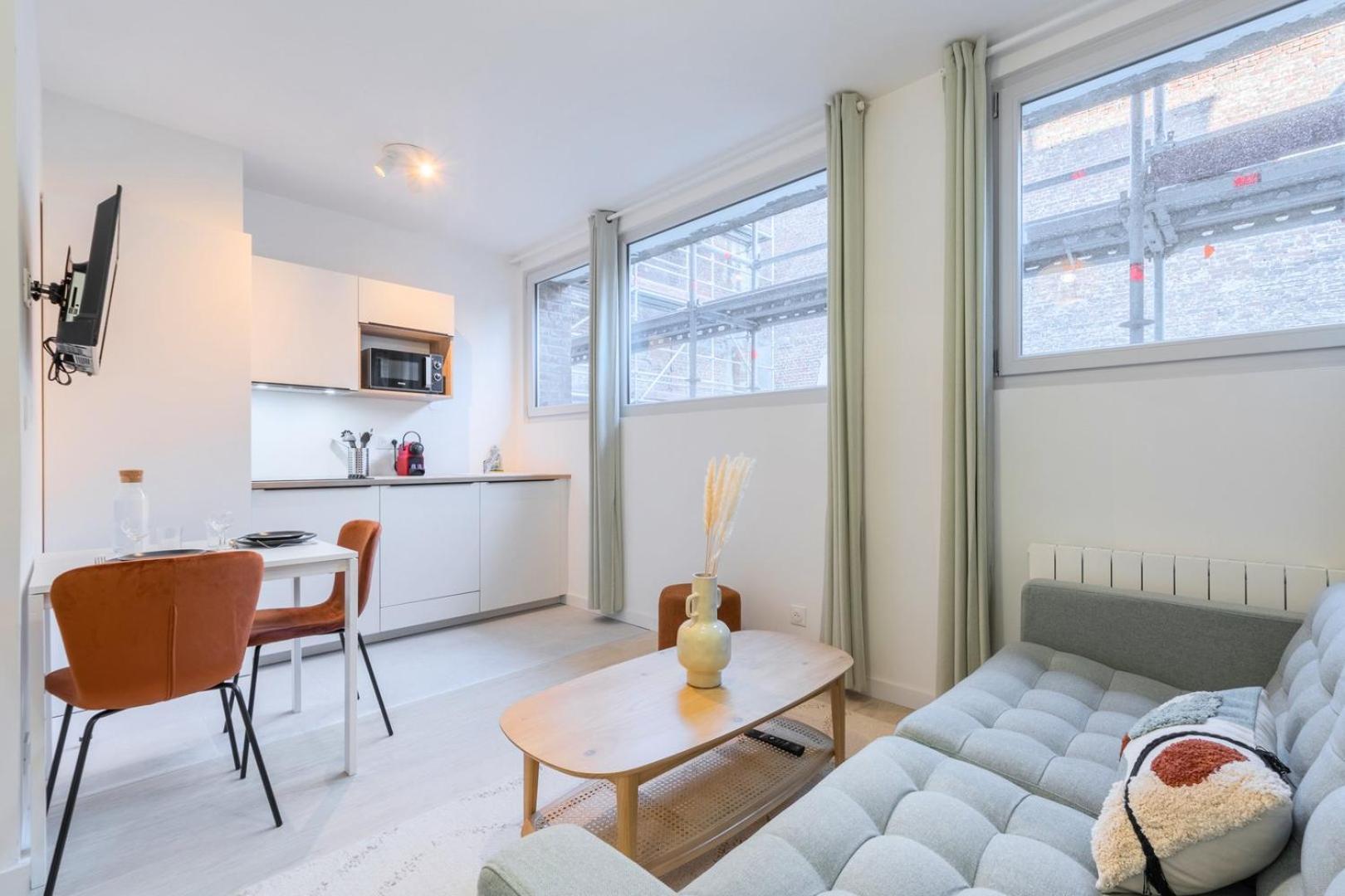 Renovated 1 Bedroom *