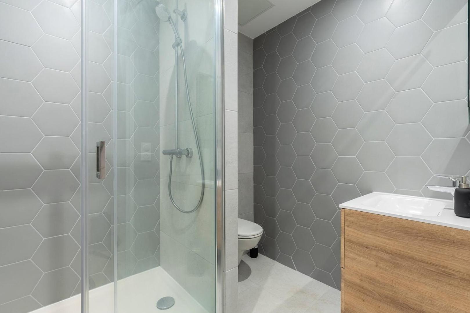 Appartement Renovated 1 Bedroom *