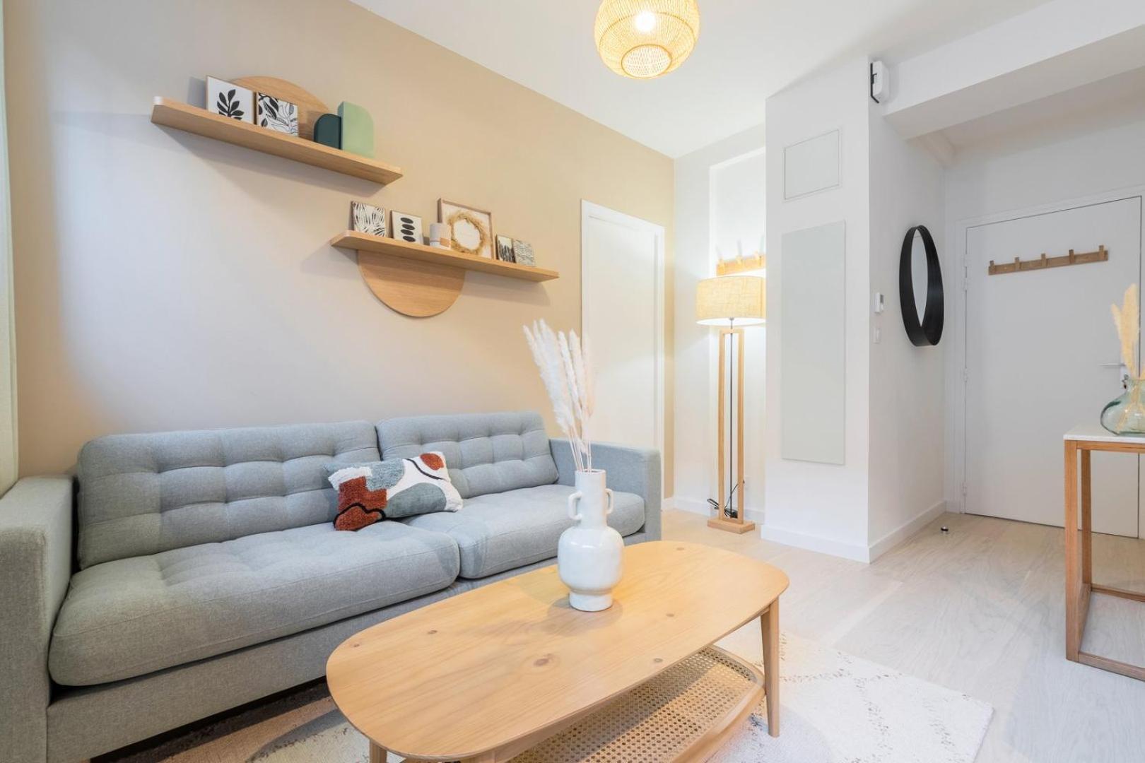 Renovated 1 Bedroom Appartement