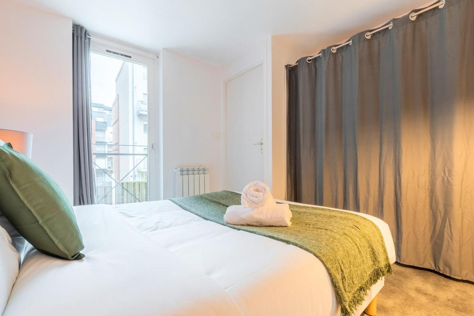 Spacious W Private Parking In Old Apartment *