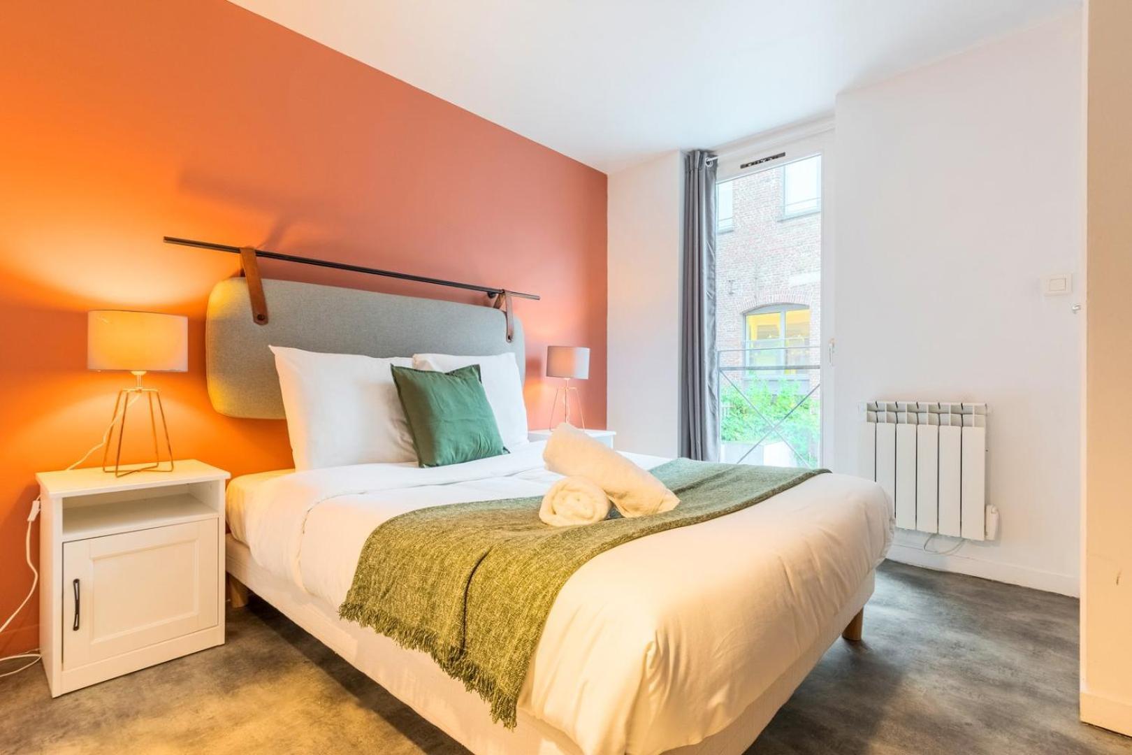 Apartment Spacious W Private Parking In Old Lille