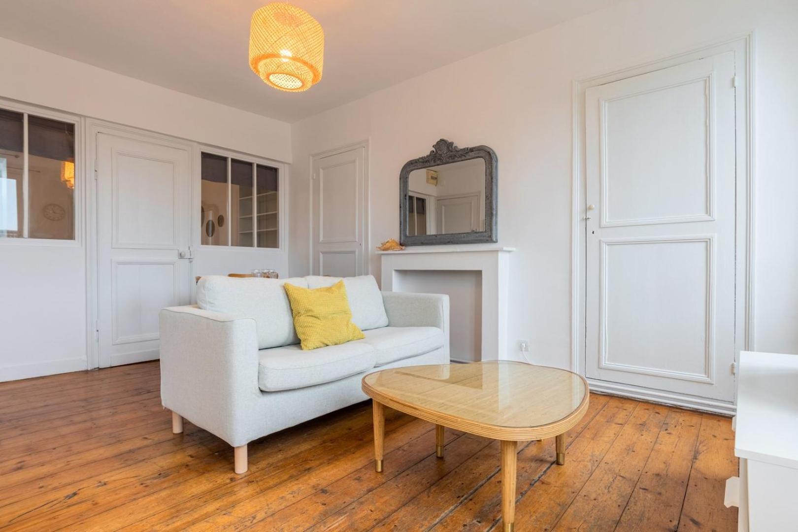Apartment 2-bedroom Near Metro
