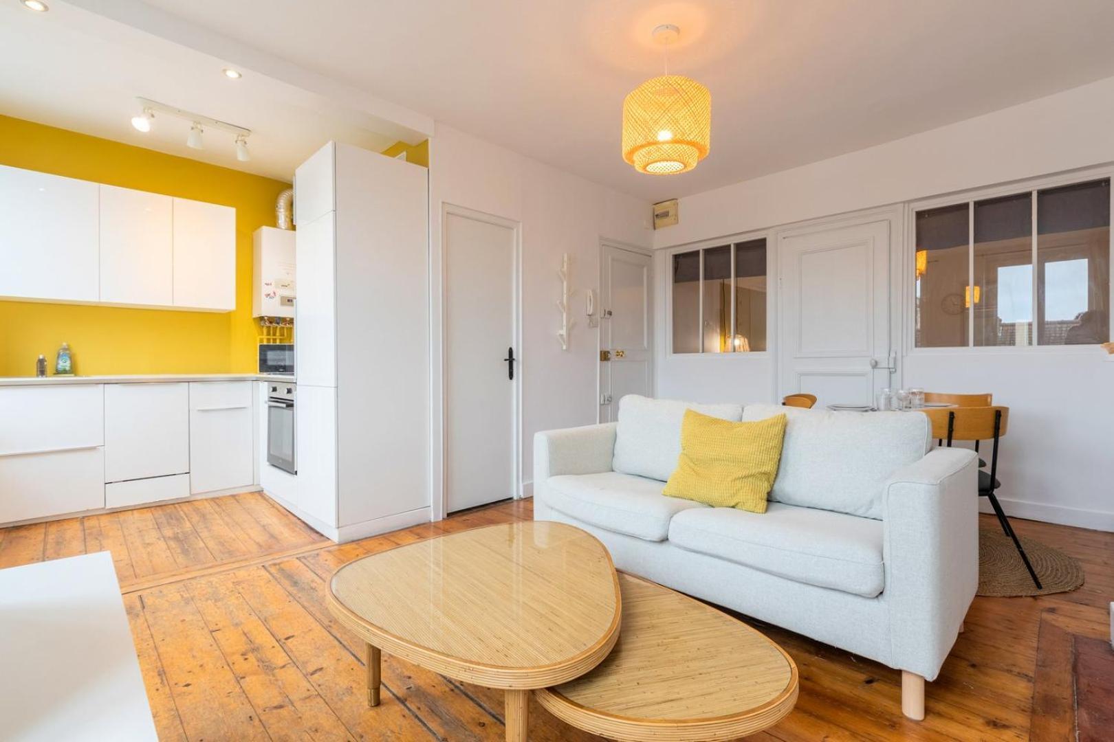 2-bedroom Near Metro