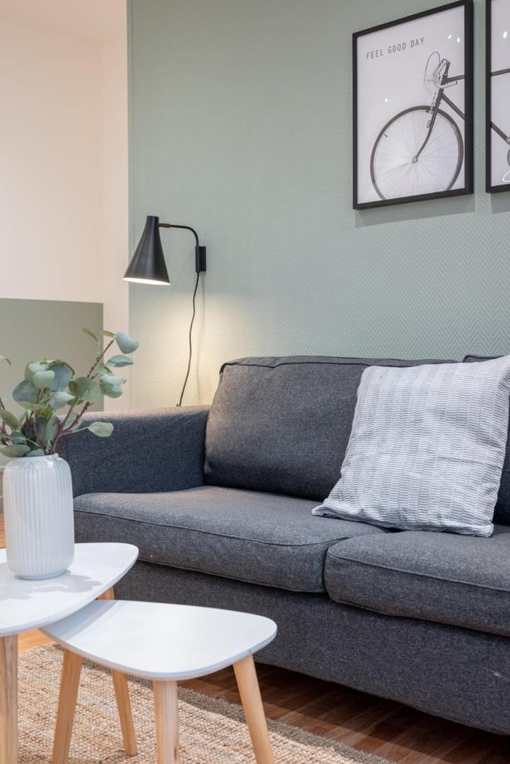 Apartment For 4 In Front Of Flandres Station