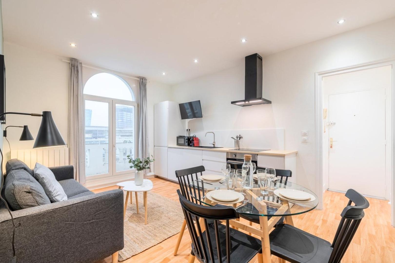 For 4 In Front Of Flandres Station Apartment Lille
