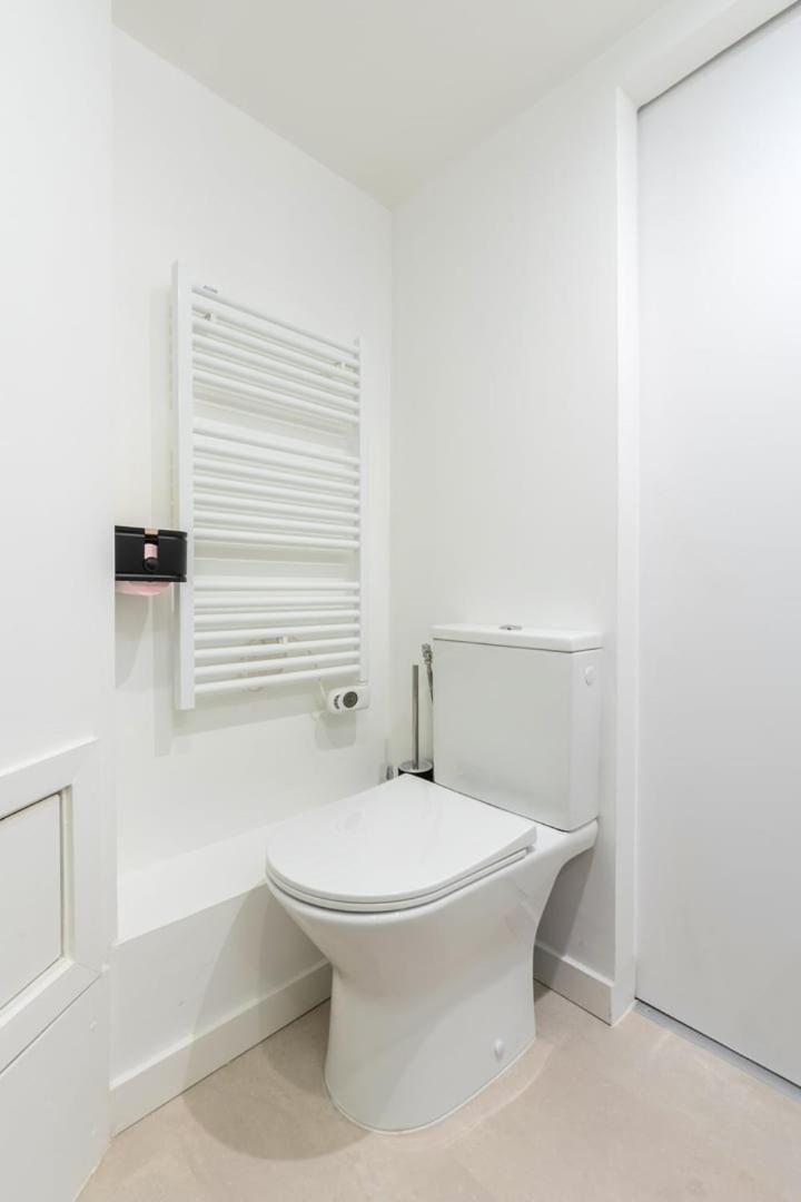 Charming Renovated And Bright In The Center *