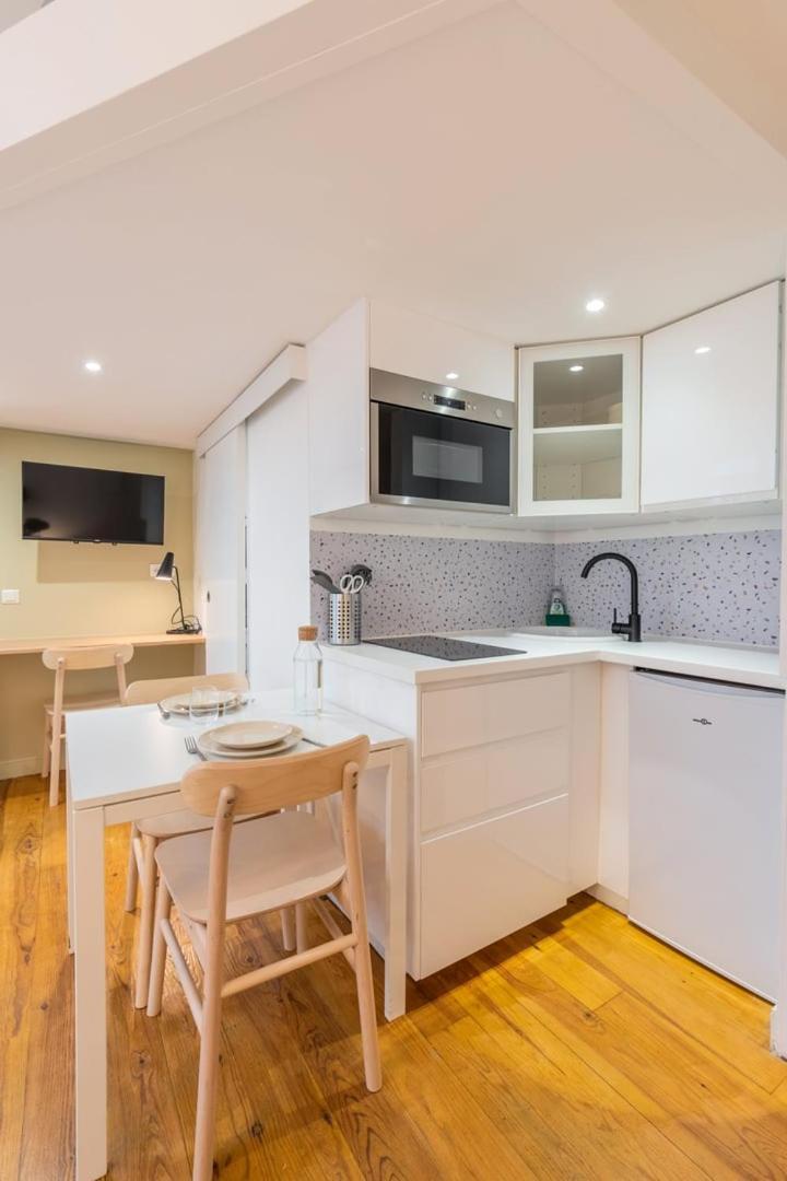 Charming Renovated And Bright In The Center Apartment *