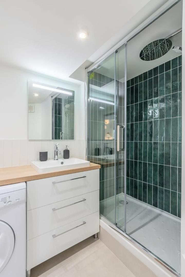 Charming Renovated And Bright In The Center Apartment