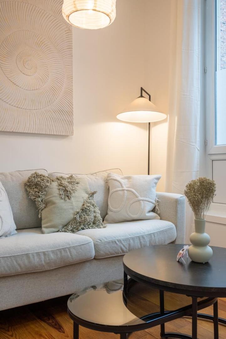 Charming Renovated And Bright In The Center *